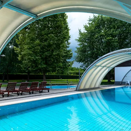 Bed & Breakfast Hét Csillag üdülő és Konferencia Központ *